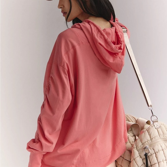 NWT FREE PEOPLE FP Movement Women's Hot Shot Hooded Layer Hibiscus 🌺 - Picture 2 of 4